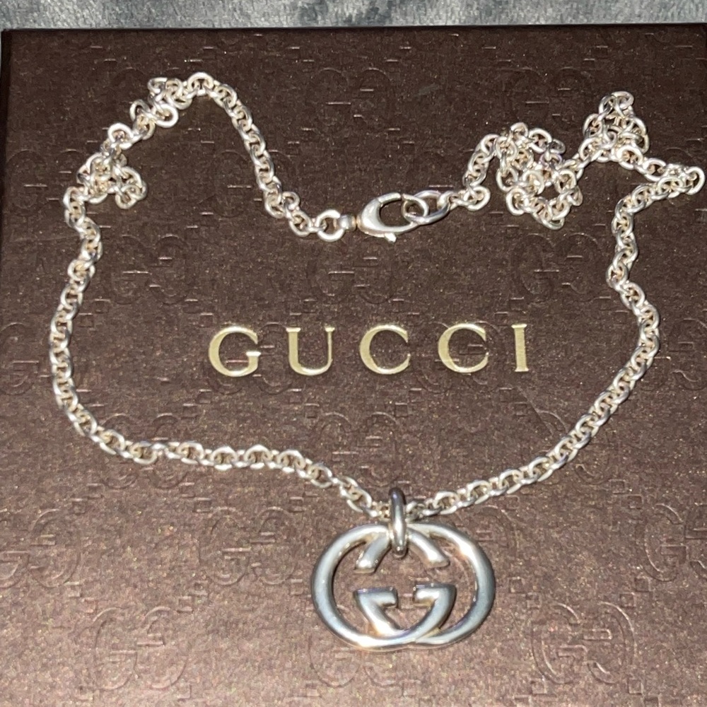 Gucci GG interlock necklace, Preloved great condition silver .